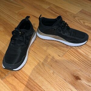 Puma Pacer Next Cage Metallic women’s size 7.5 black and gold